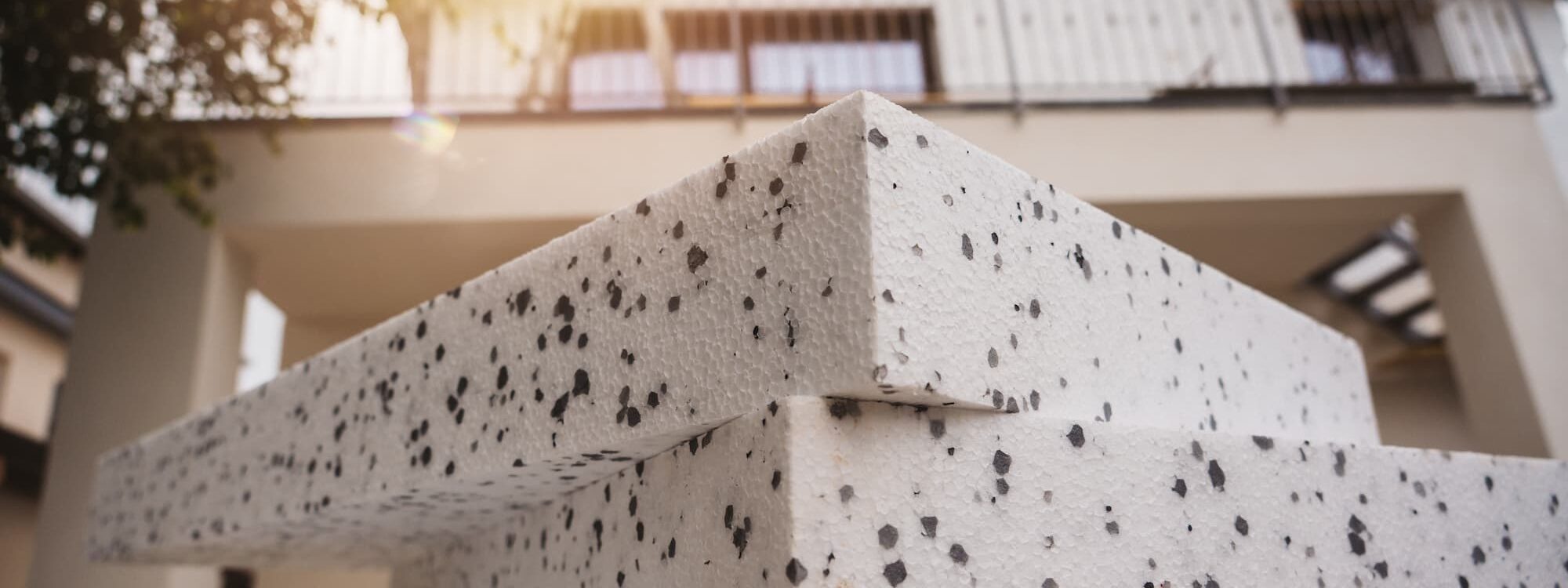 POLYSTYRENE_ ISOLANT 2000X750 | Régio façade Polystyrène ou fibre de bois : quel isolant extérieur choisir selon vos objectifs de confort et de durabilité ? Thann