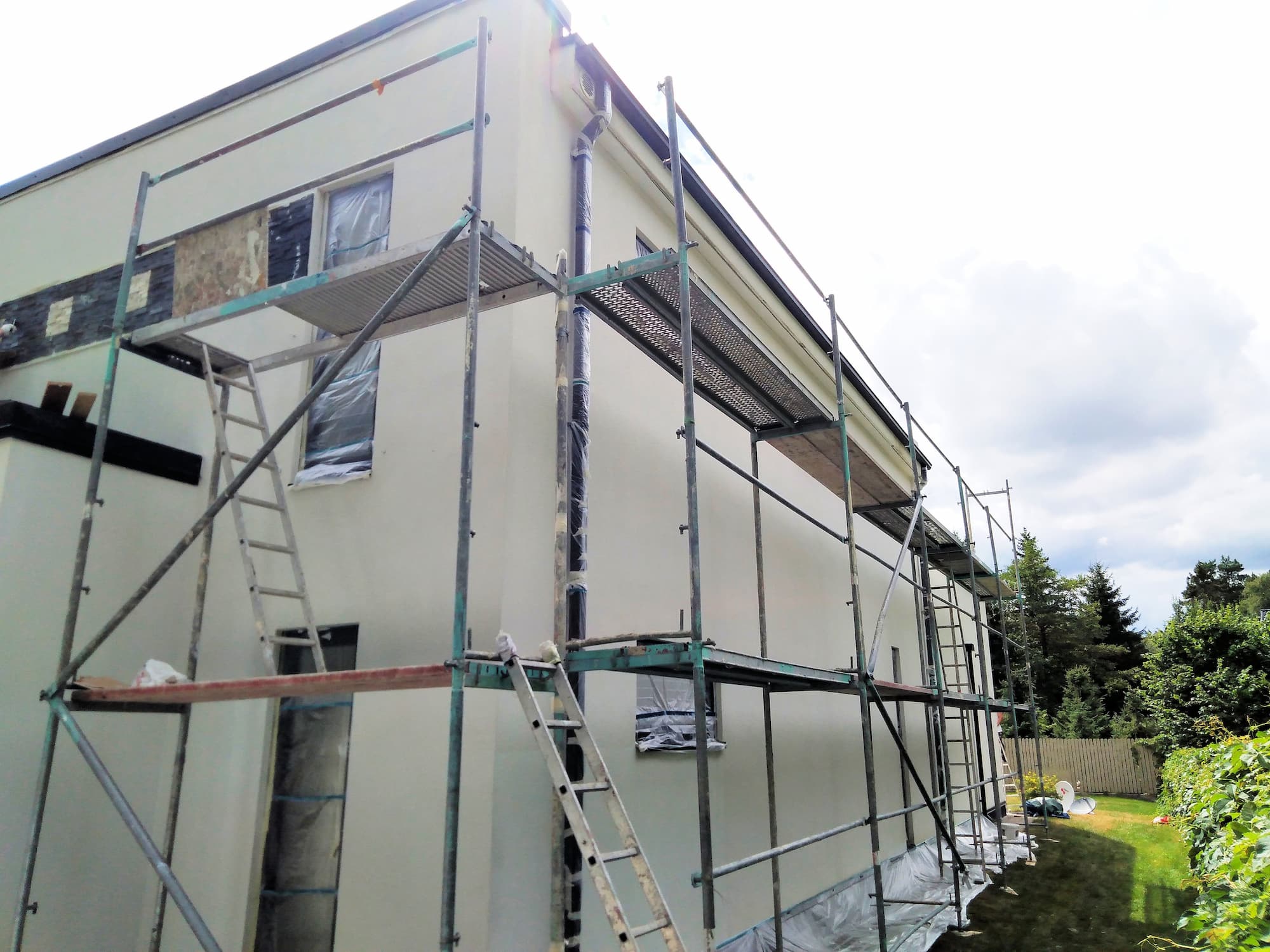 R&eacute;novation de fa&ccedil;ade : que peut-on vraiment attendre d&rsquo;un fixateur de fond ? Guebwiller